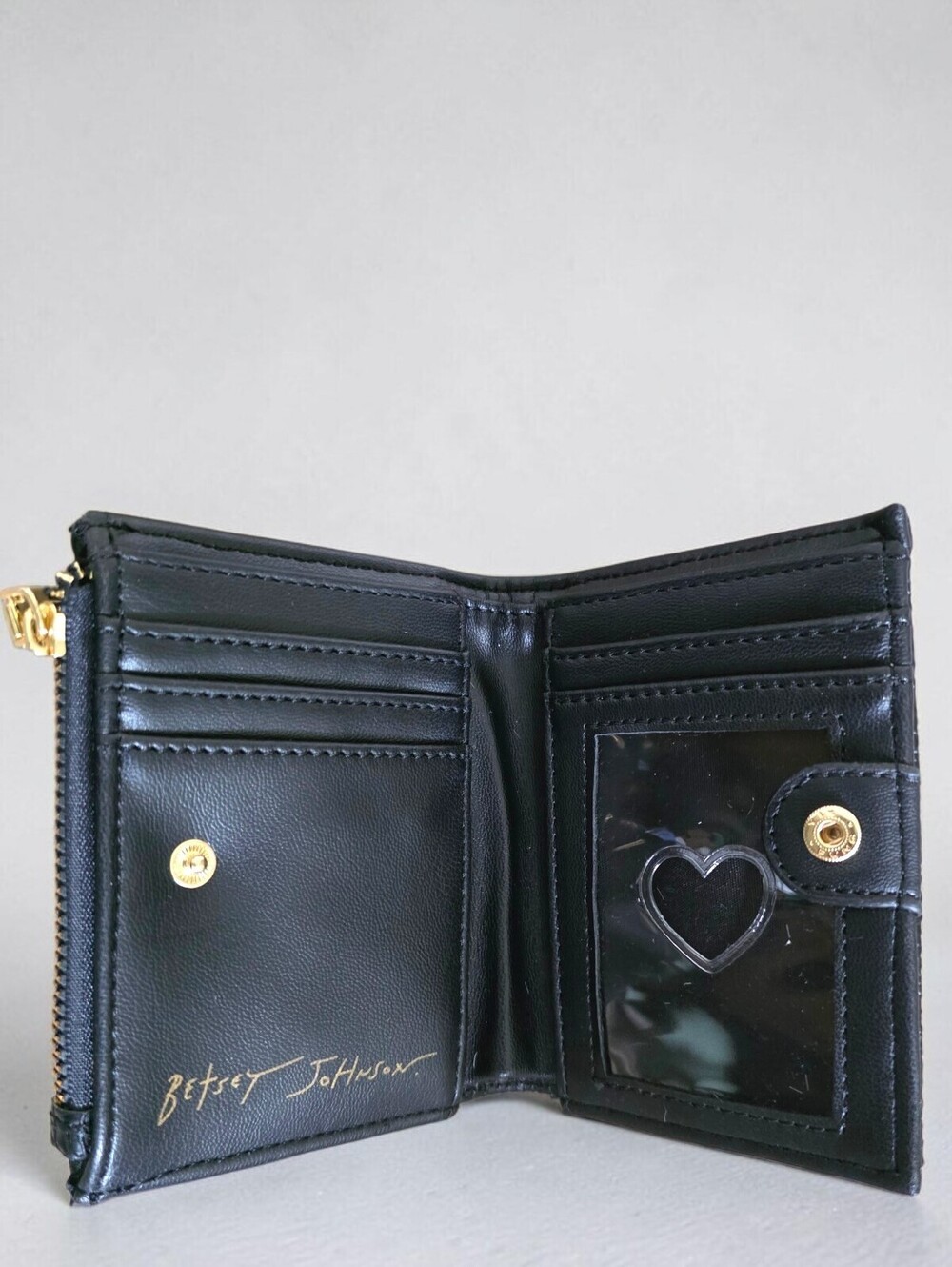 Betsey Johnson Black Lace Embossed Bifold Wallet Gold Hardware Zip Pocket NWT - Picture 5 of 13